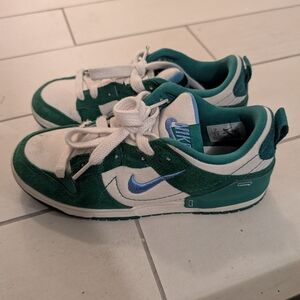 Nike Disrupts Sneakers